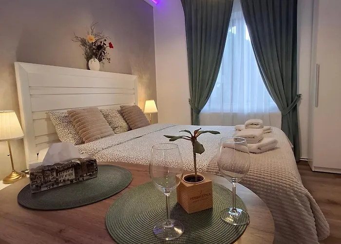 Clar Studio Residence